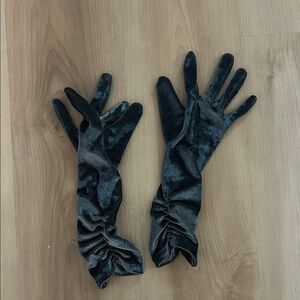 Elegant Velvet Gloves